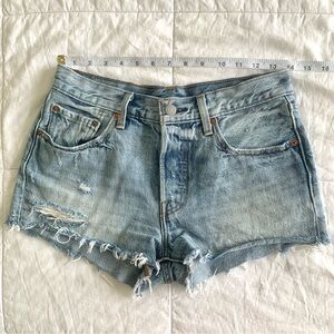 Levi’s 501 jean shorts waveline - medium wash